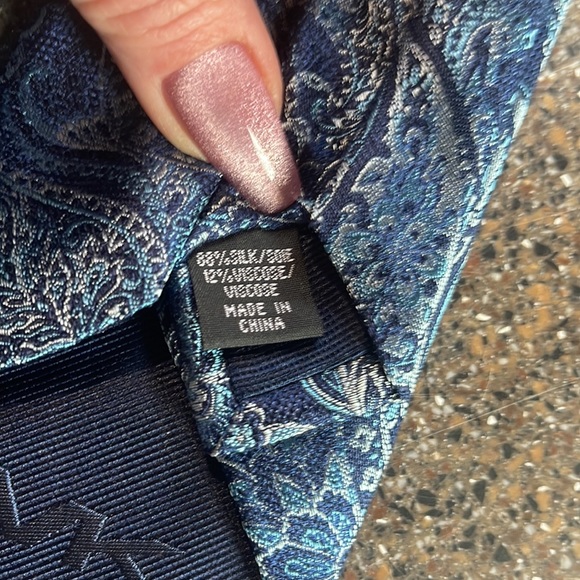 Michael Kors Narrow Silk Blend Tie - Picture 4 of 4